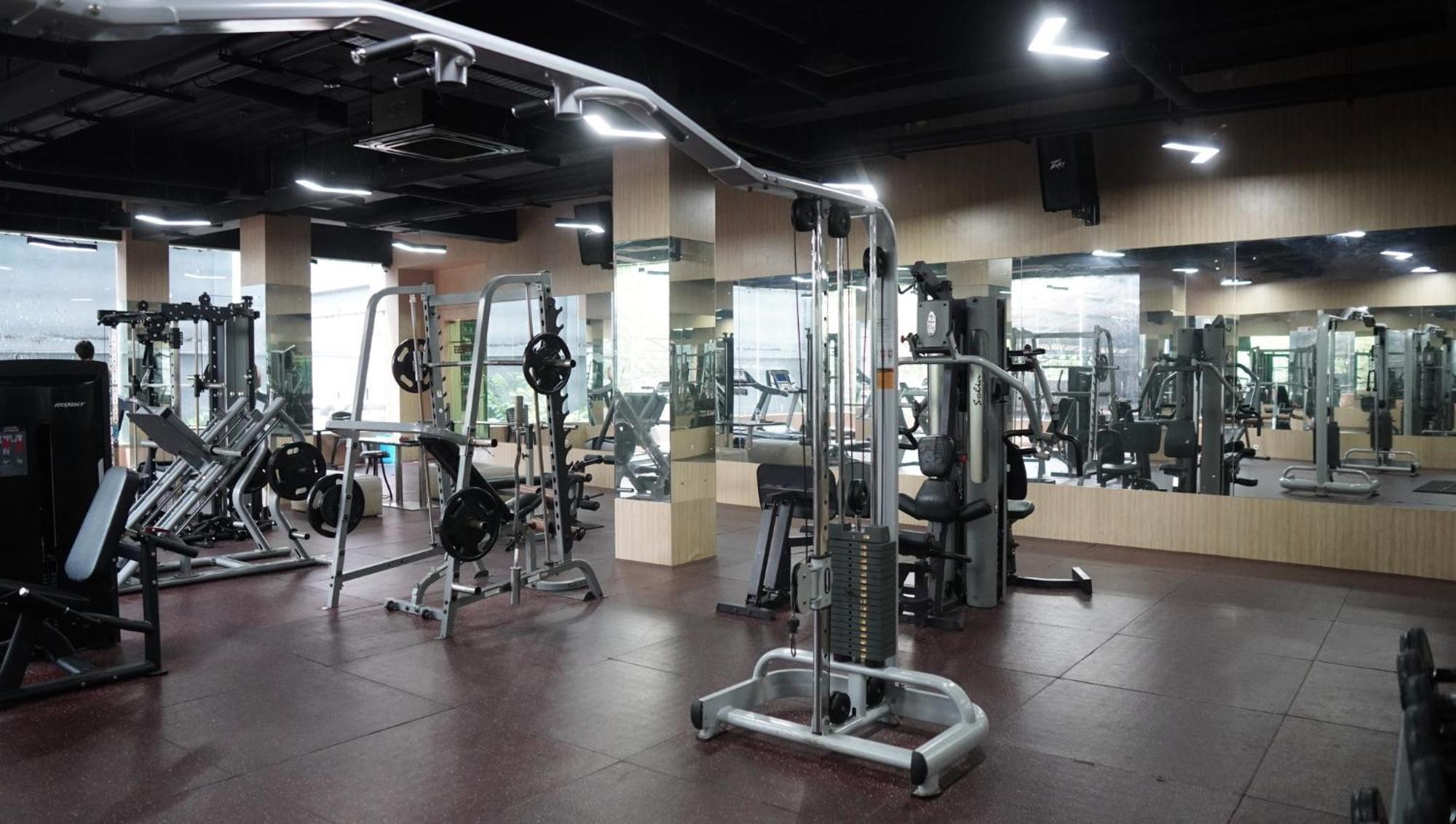 New Hollywood Hotel Pekanbaru Zewnętrze zdjęcie