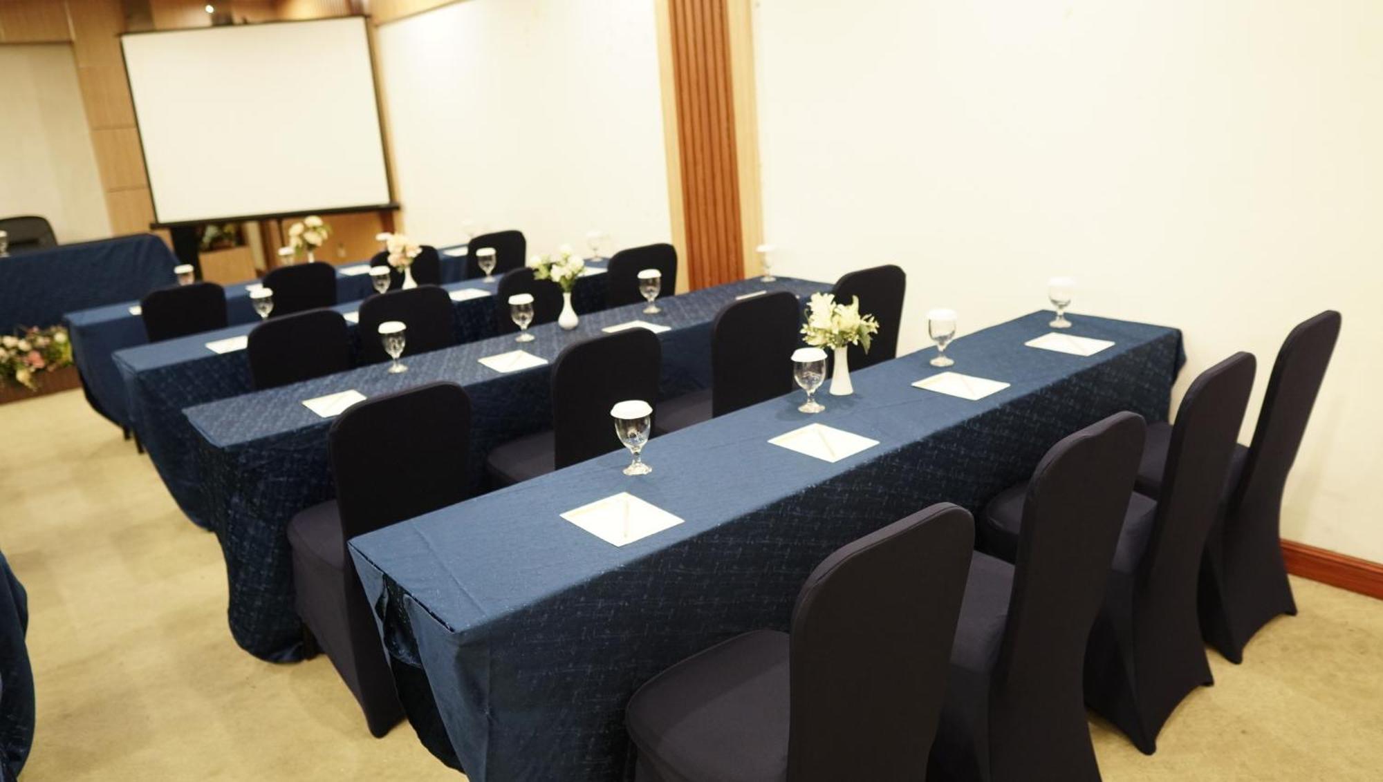 New Hollywood Hotel Pekanbaru Zewnętrze zdjęcie