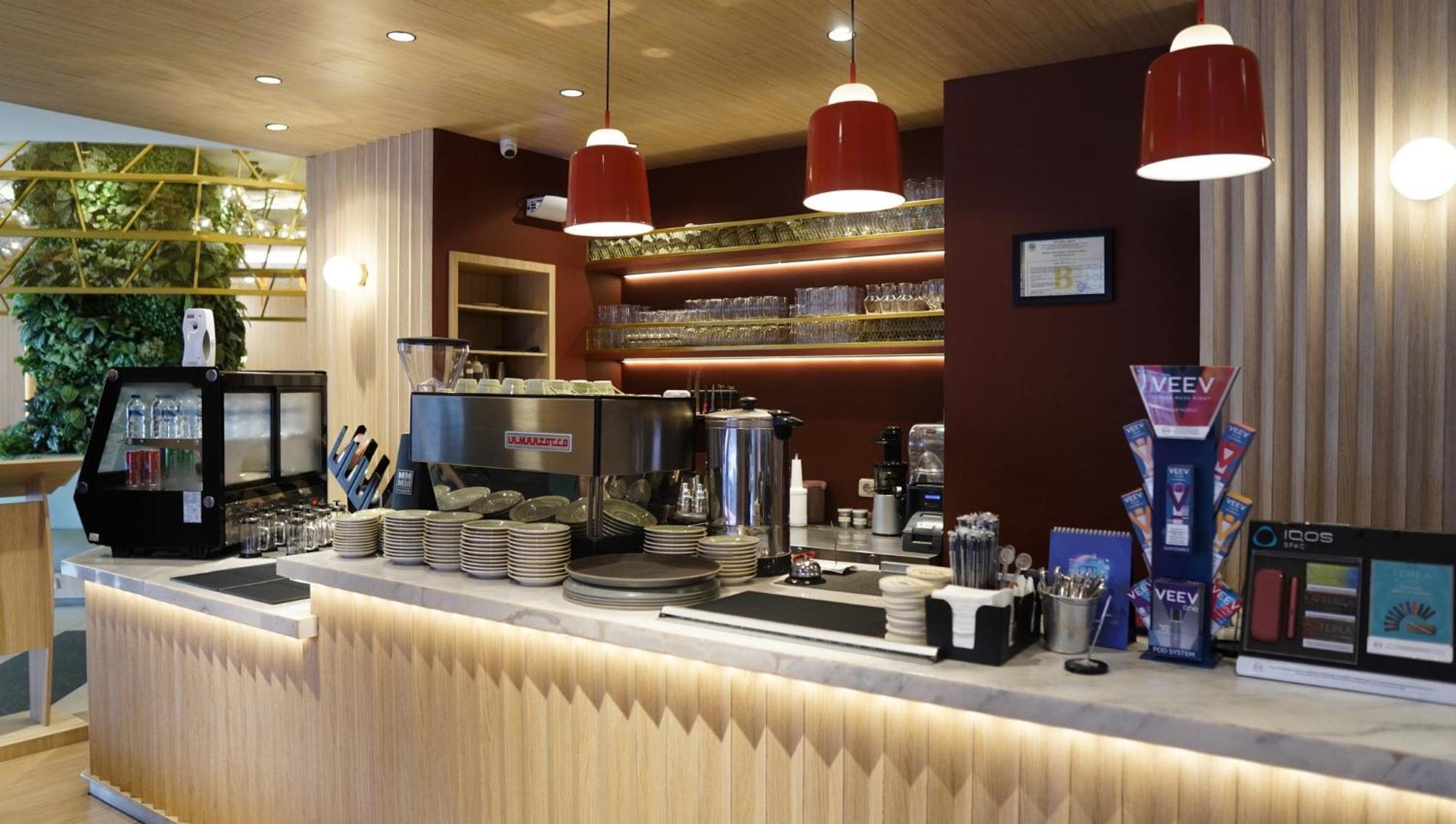New Hollywood Hotel Pekanbaru Zewnętrze zdjęcie